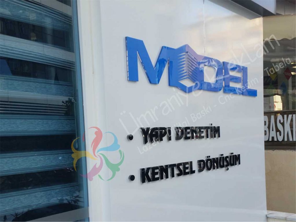 Renkli pleksi tabela