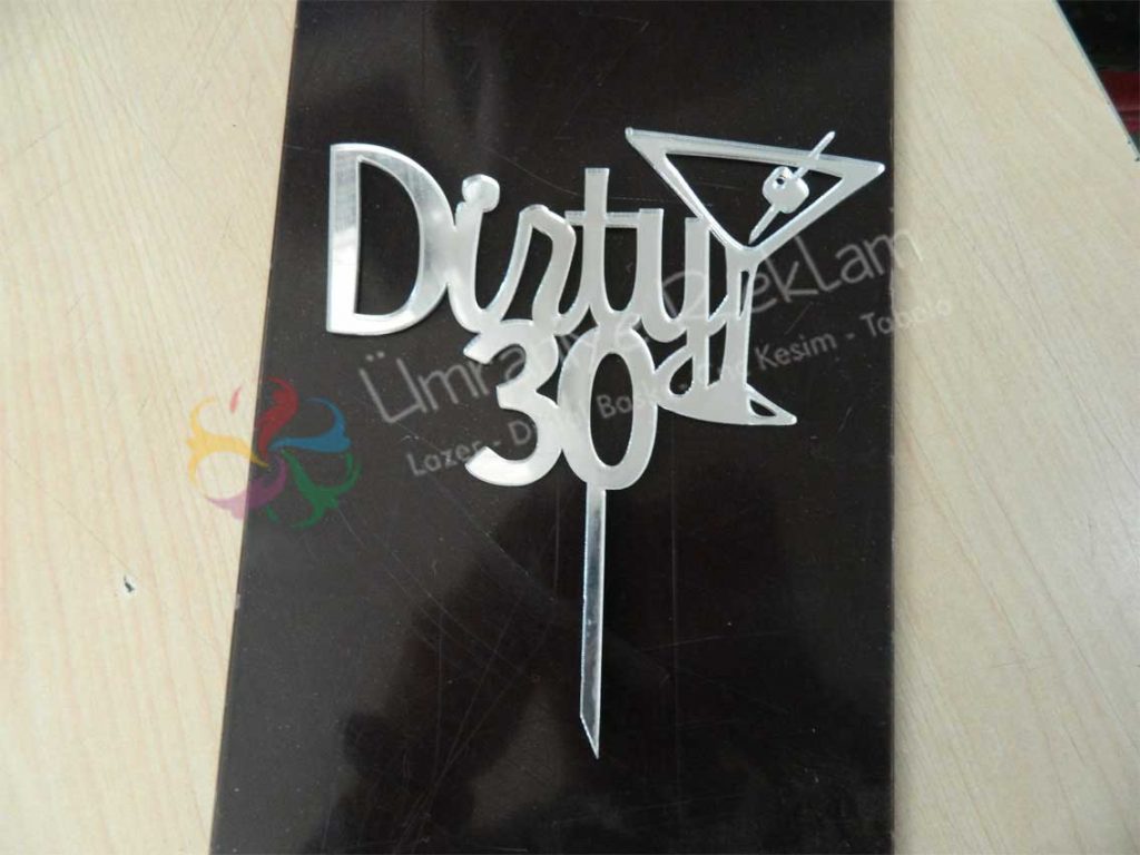 Pasta üstü ayna isim